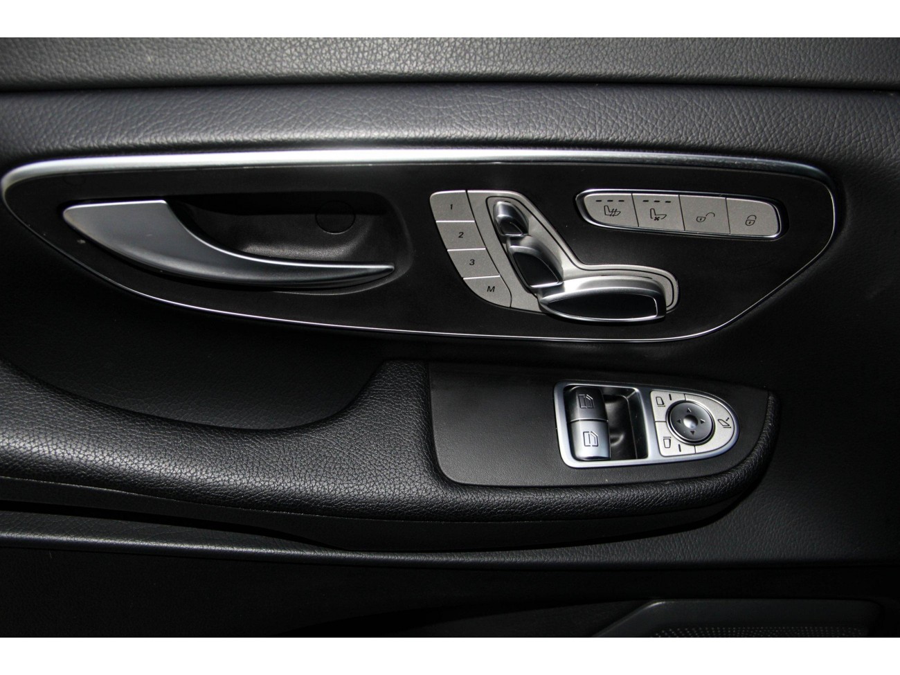 Mercedes-Benz V 2024