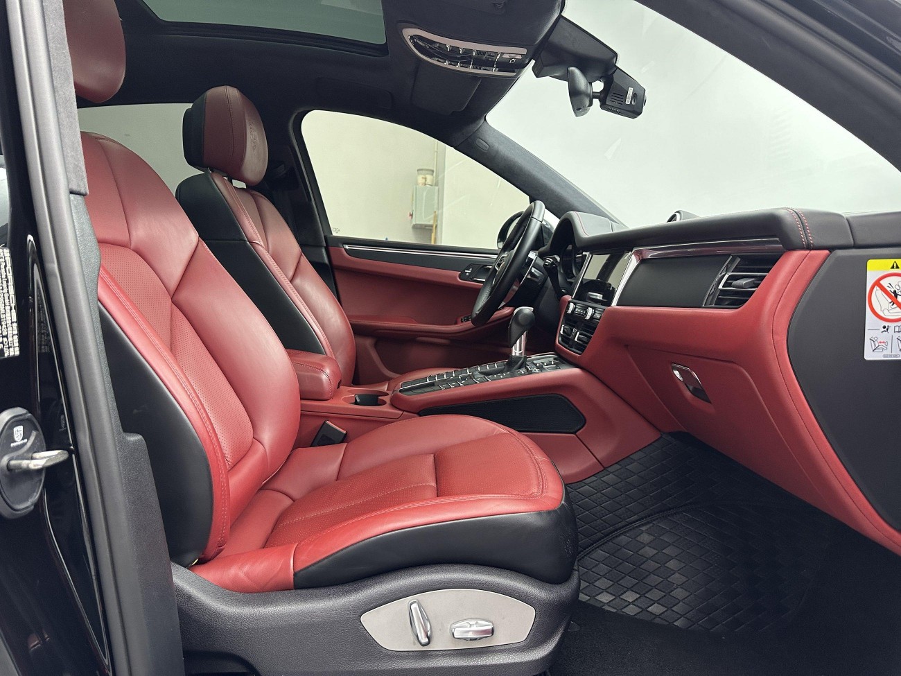 Porsche Macan 2021