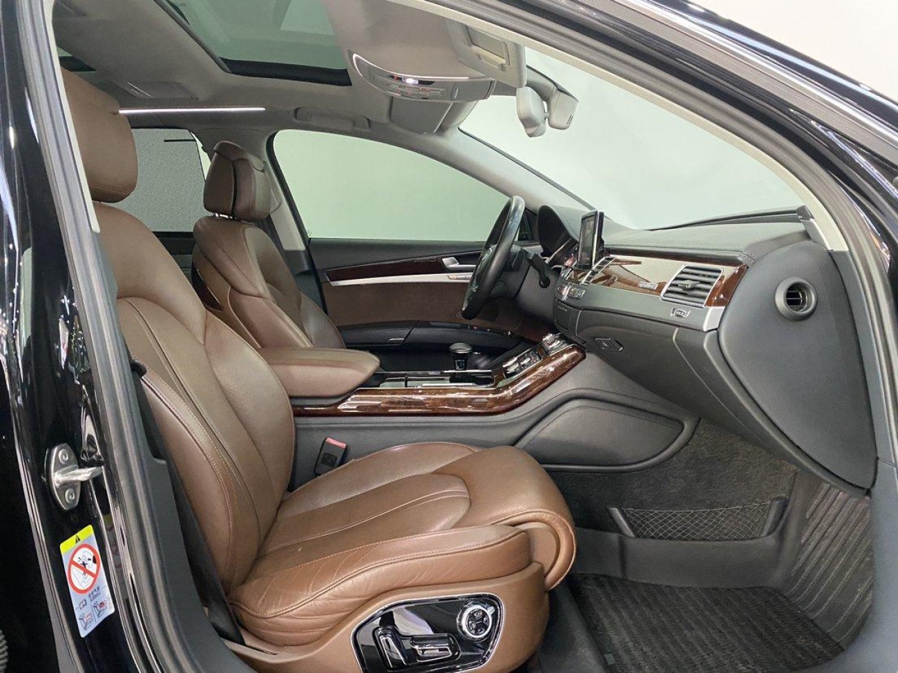 Audi A8L 45 TFSI 2012