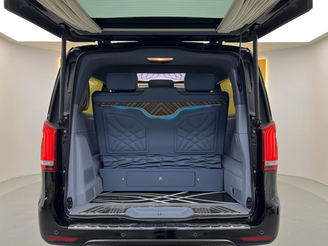 Mercedes-Benz V 2022