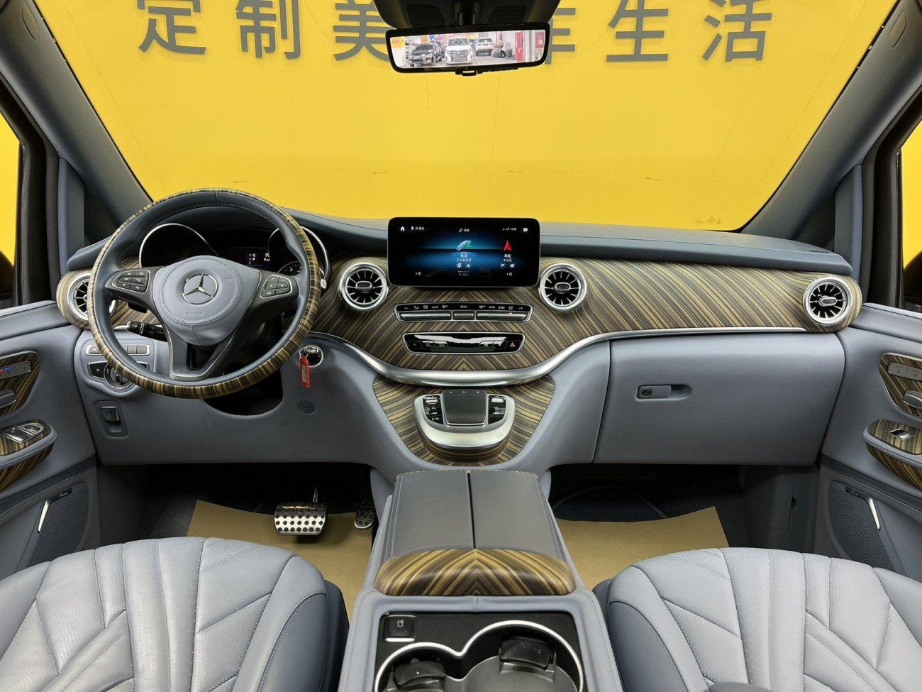 Mercedes-Benz V 2022