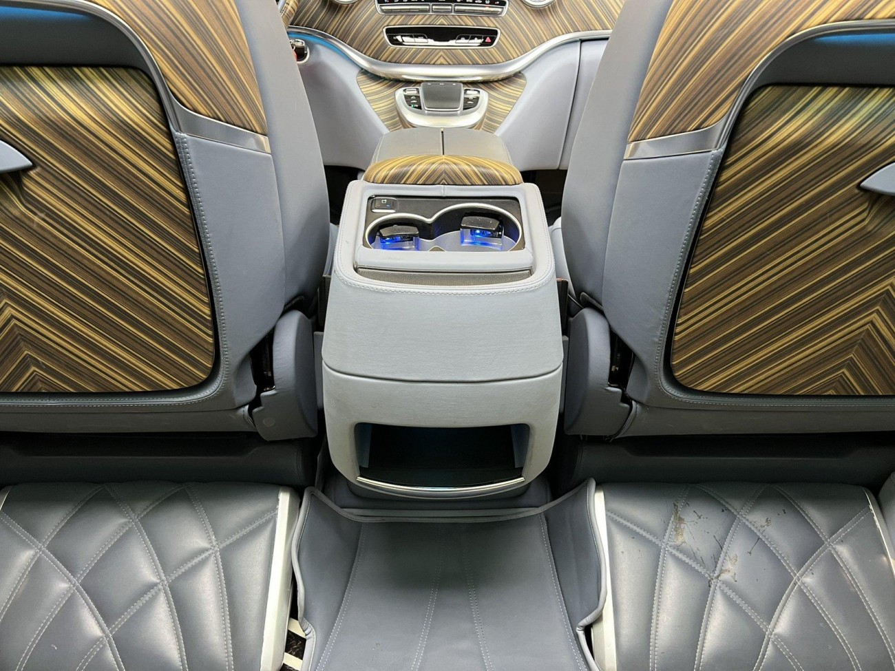 Mercedes-Benz V 2022