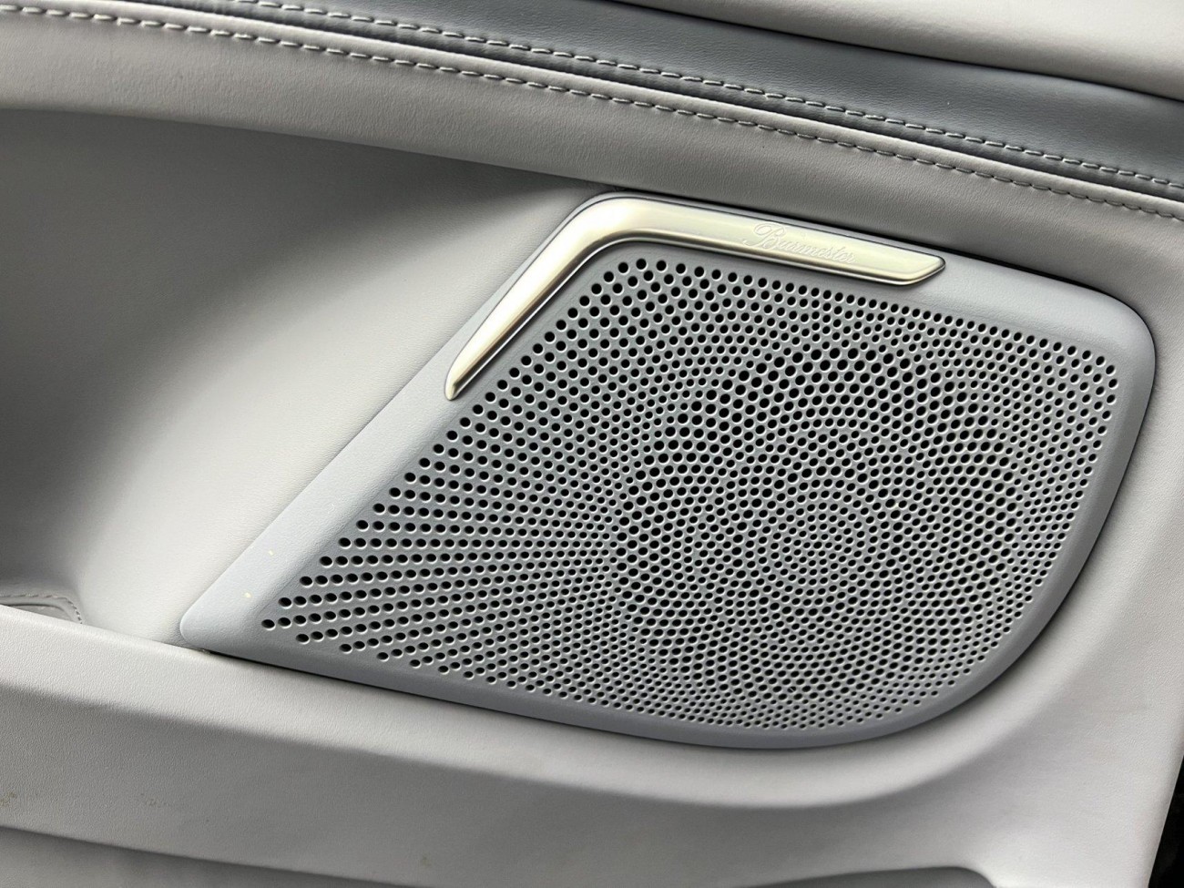 Mercedes-Benz V 2022