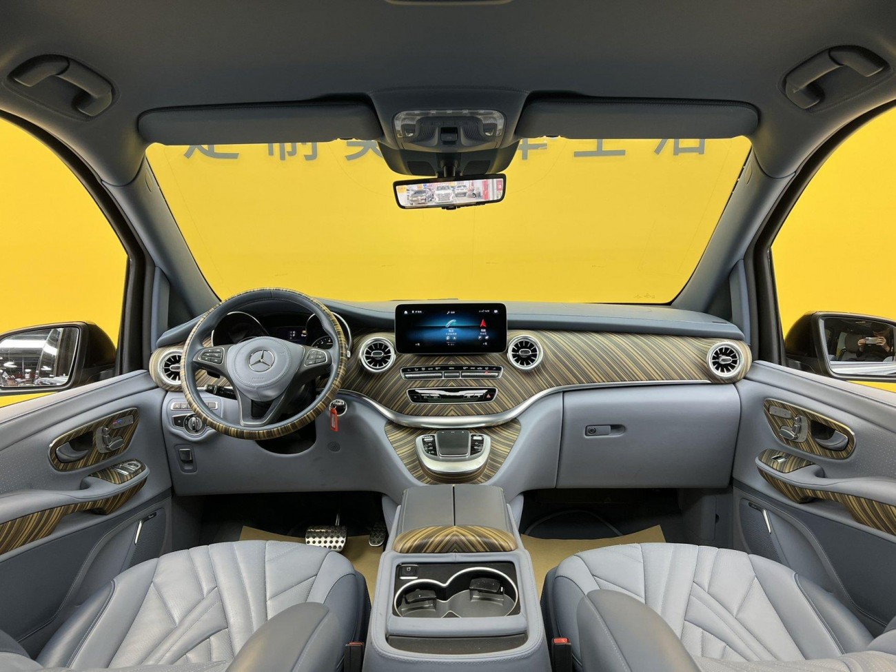 Mercedes-Benz V 2022