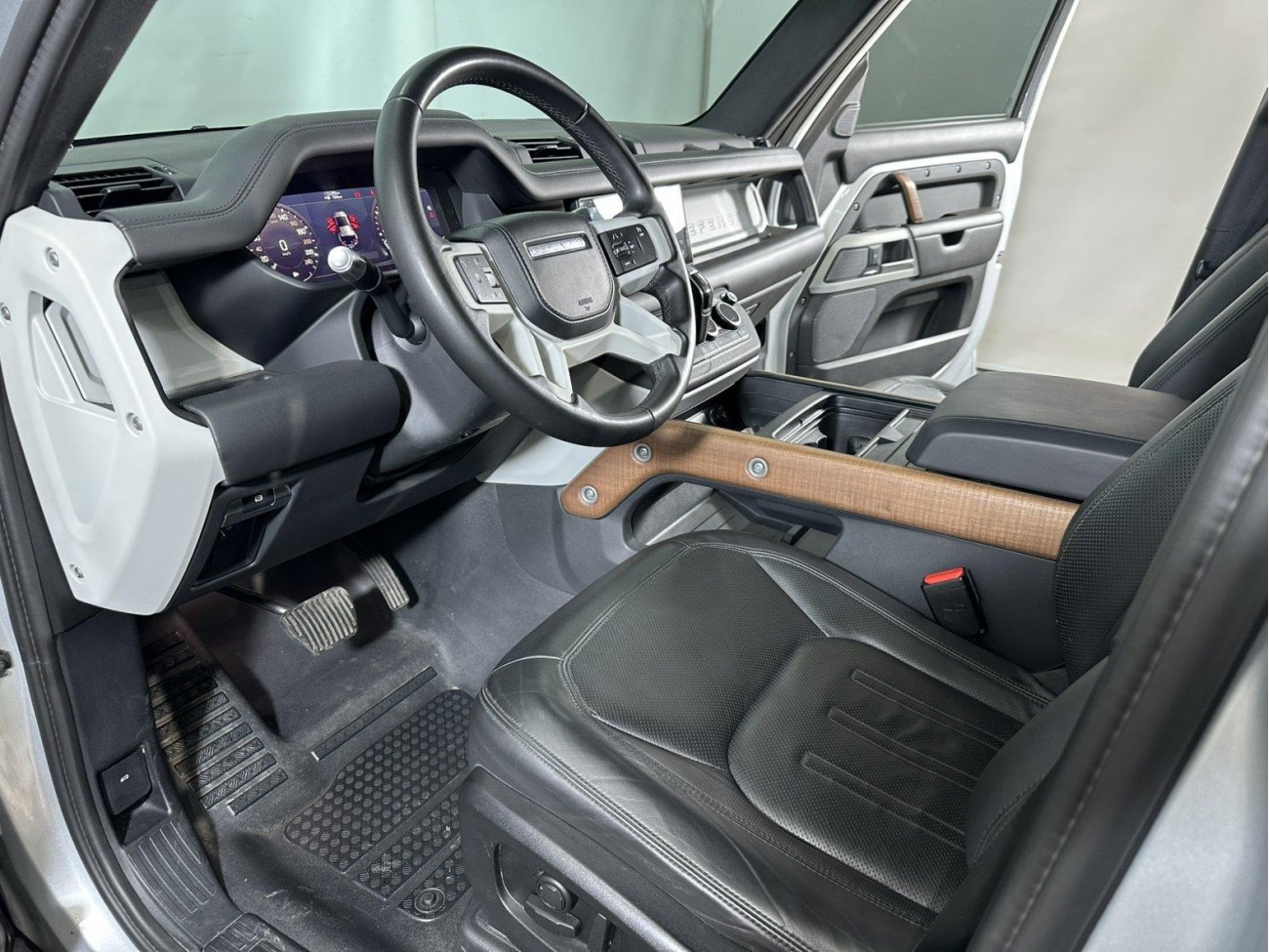 Land Rover Defender 2020