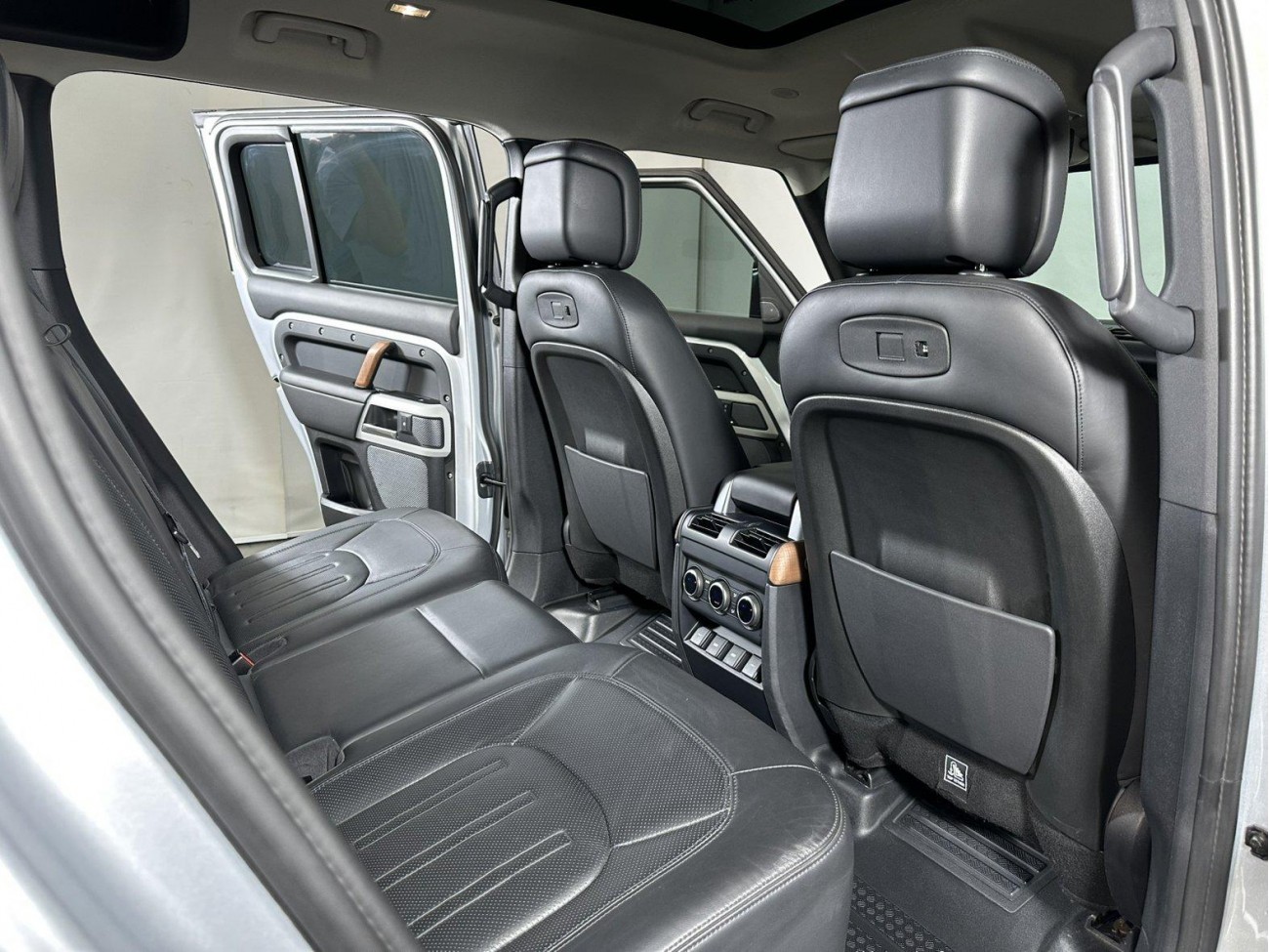 Land Rover Defender 2020