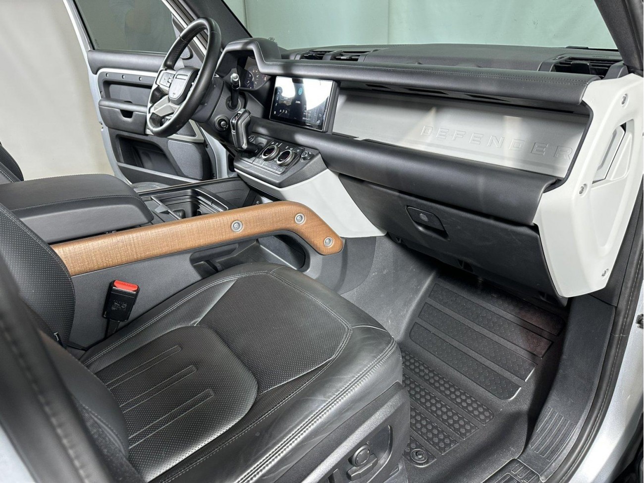 Land Rover Defender 2020