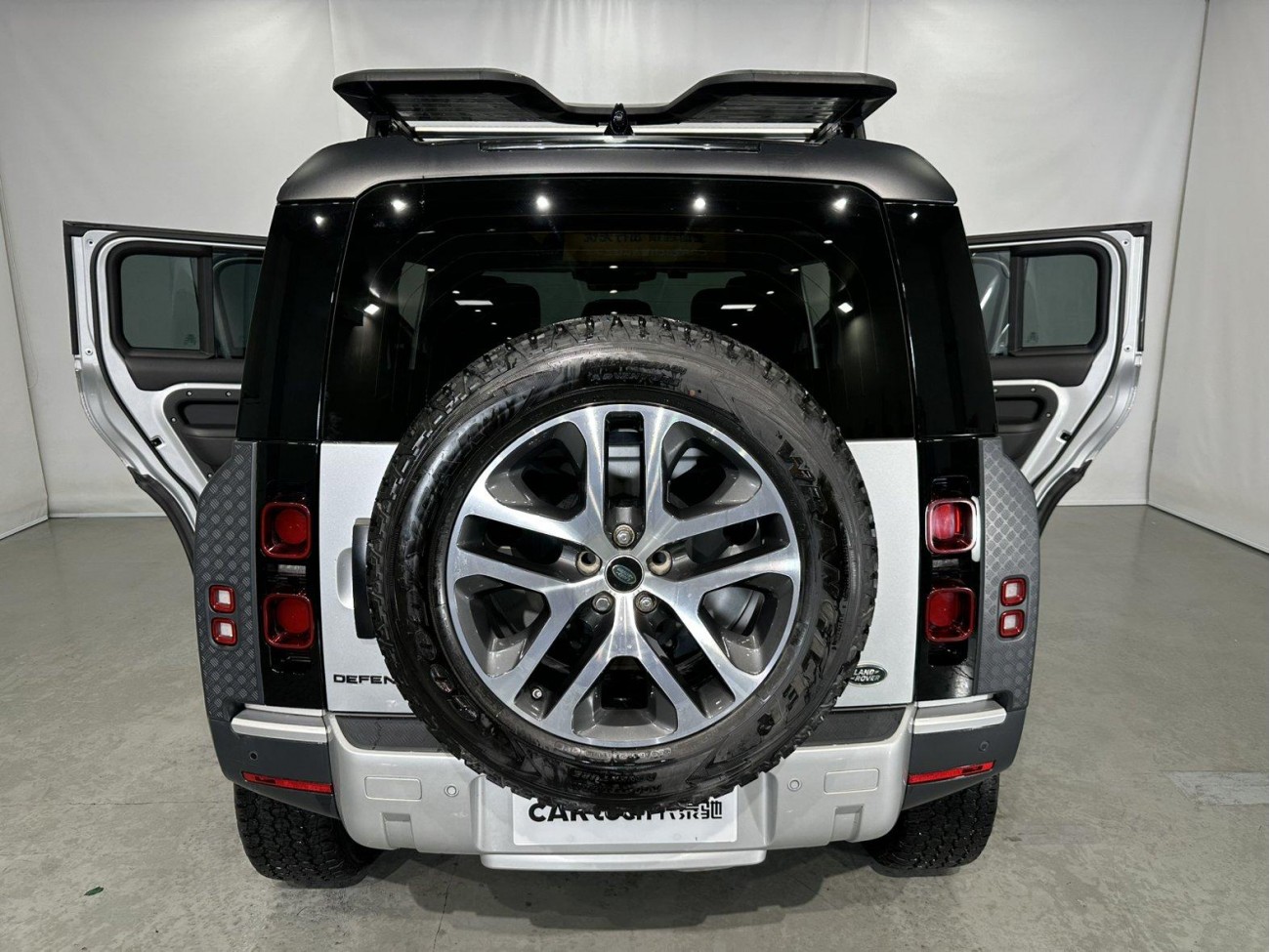 Land Rover Defender 2020