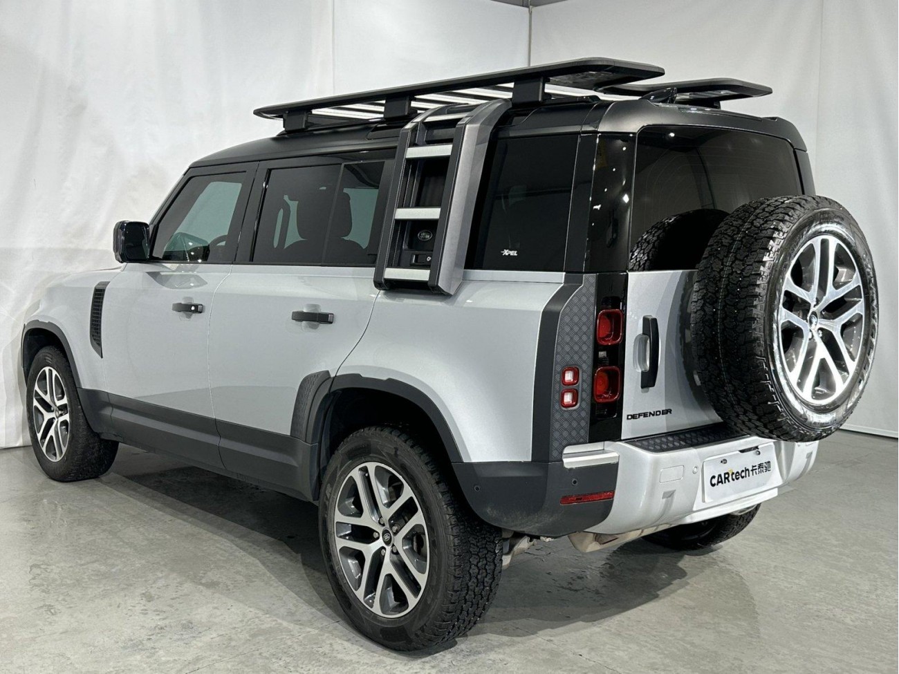 Land Rover Defender 2020