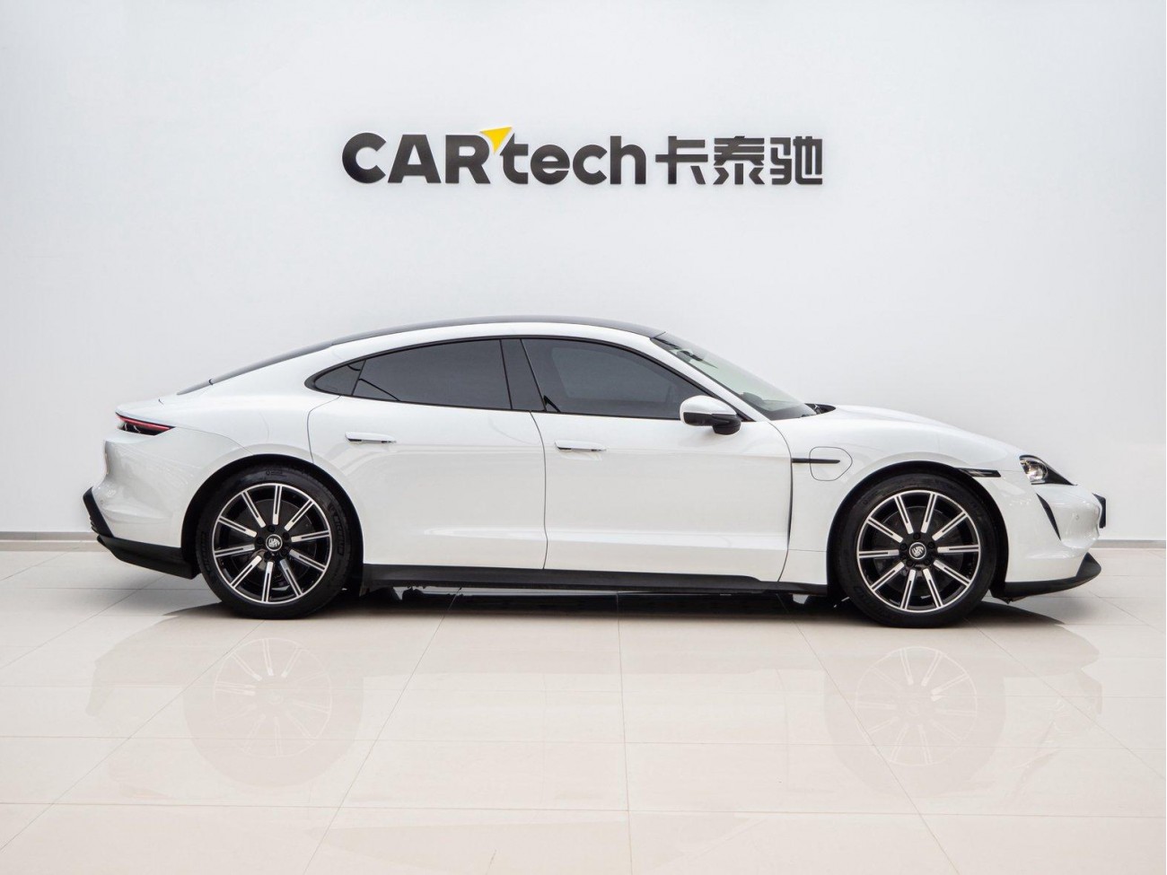 Porsche Taycan 2021