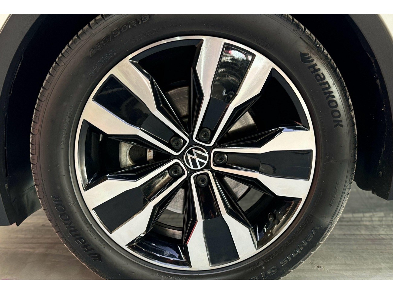Volkswagen Tiguan L 2023
