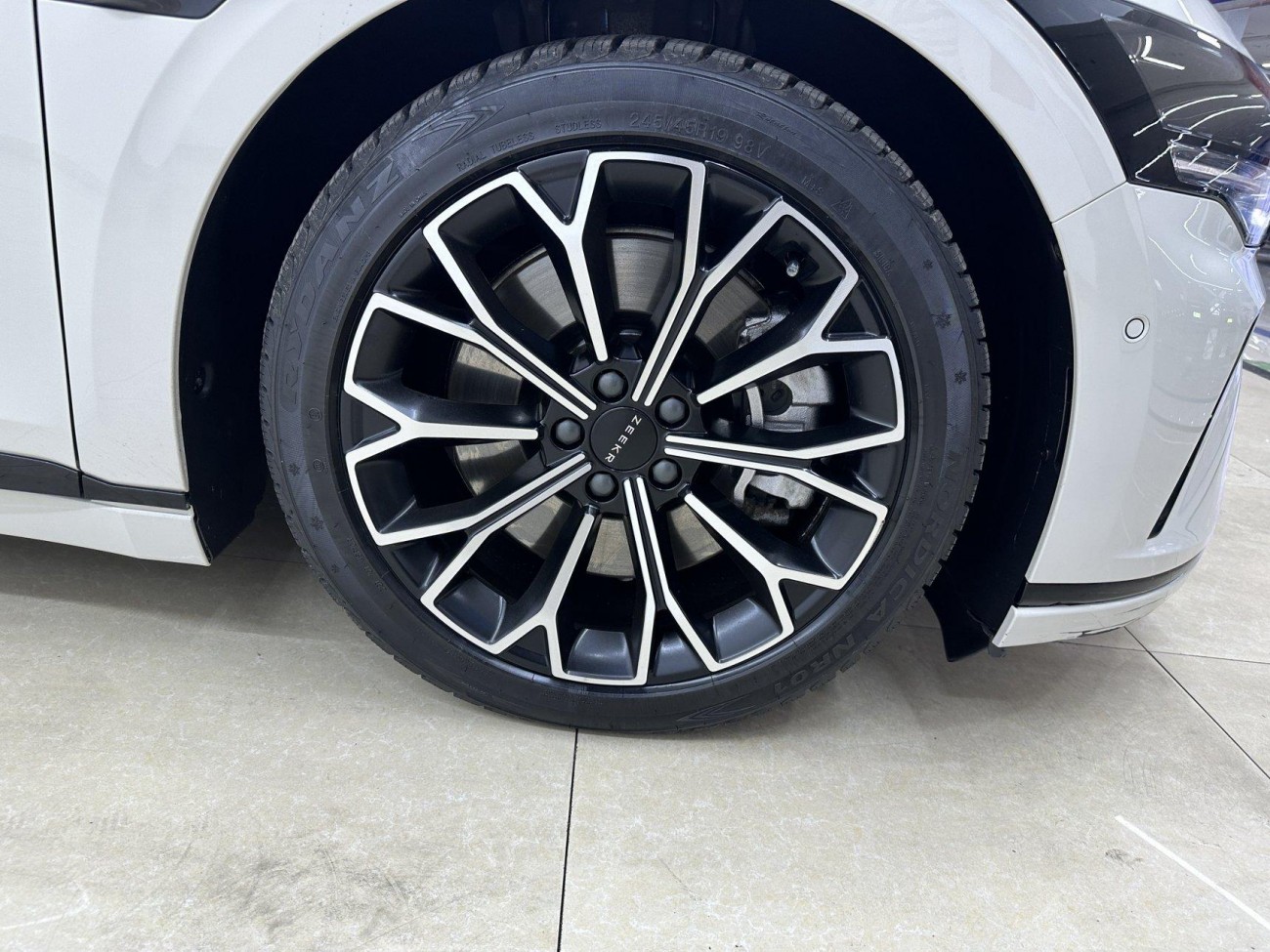 Zeekr 007 2025
