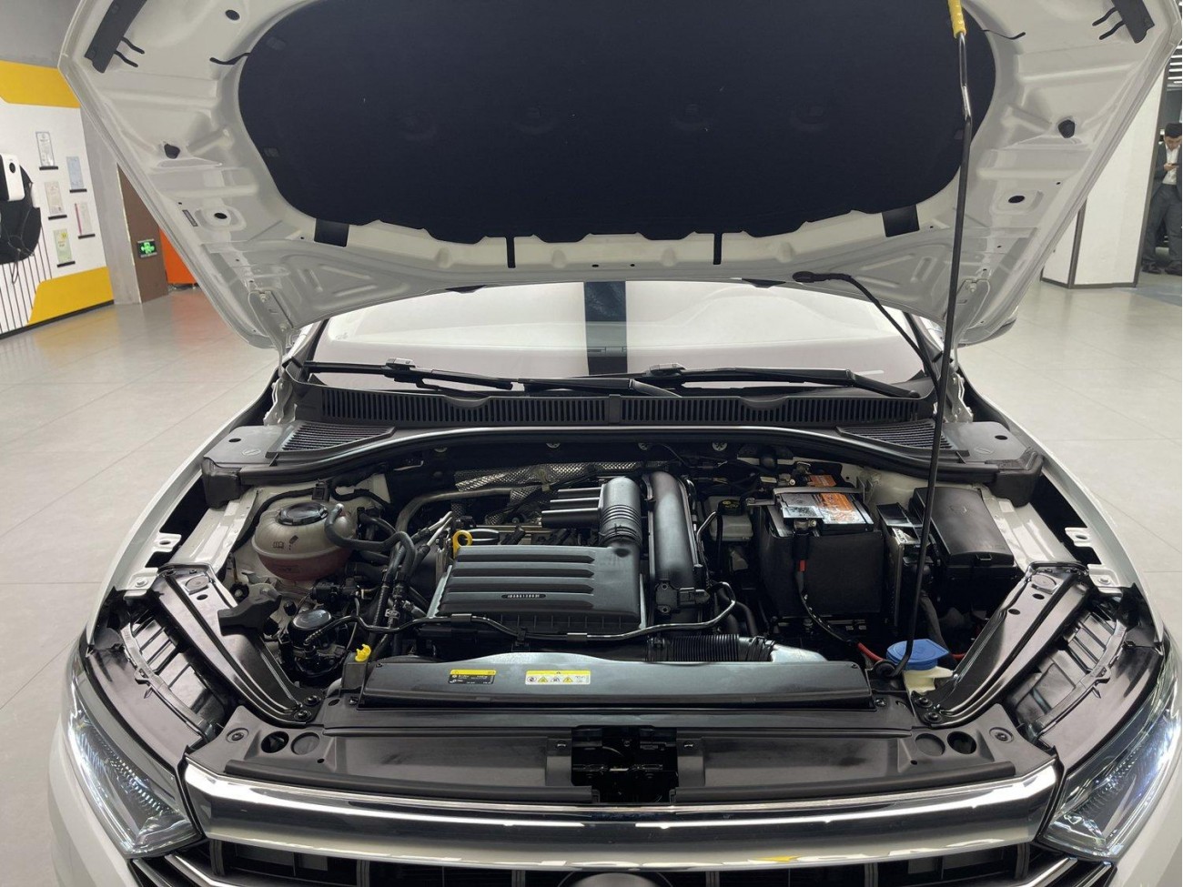 Volkswagen Sagitar 2021