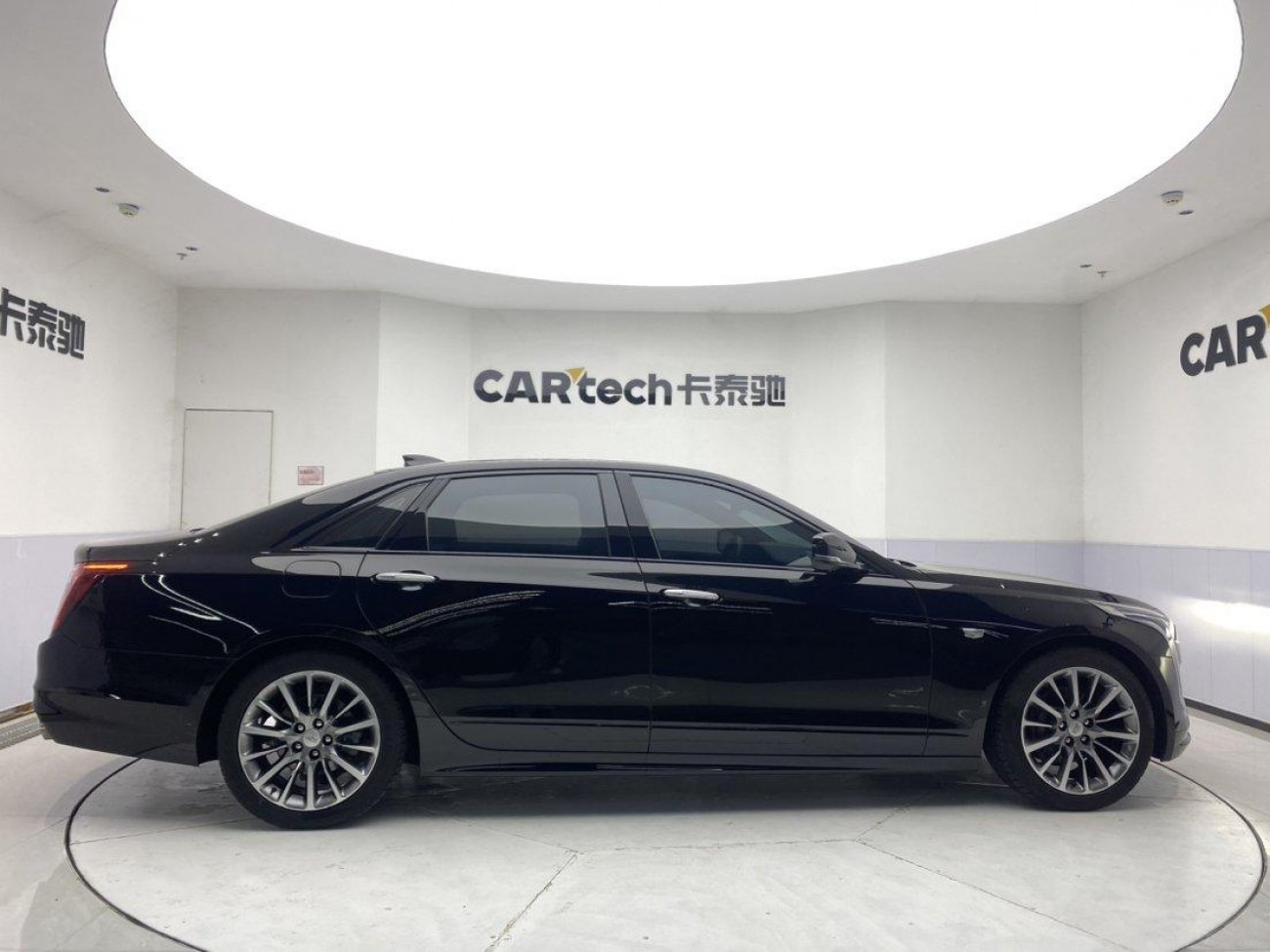 Cadillac CT6 2023