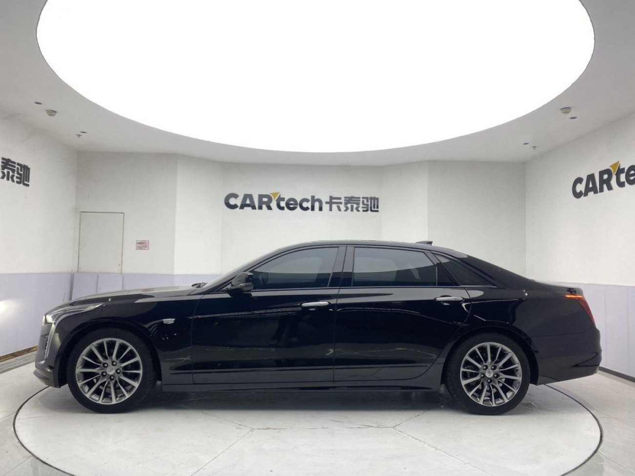 Cadillac CT6 2023