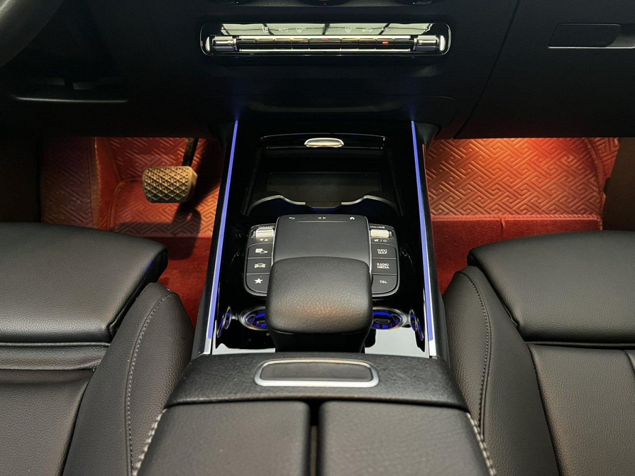 Mercedes-Benz GLB 2023