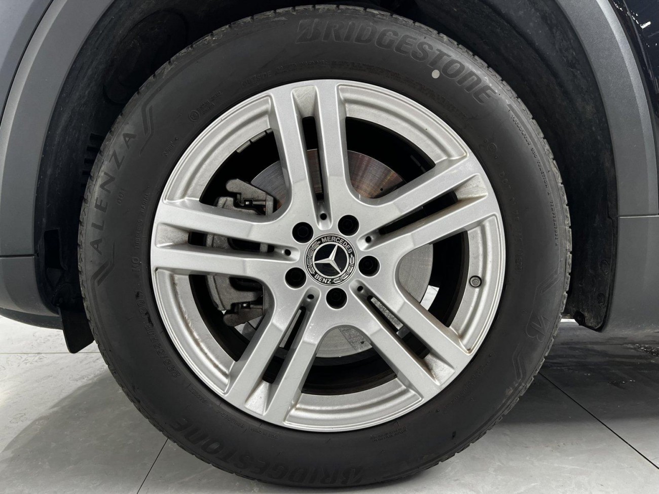 Mercedes-Benz GLB 2023