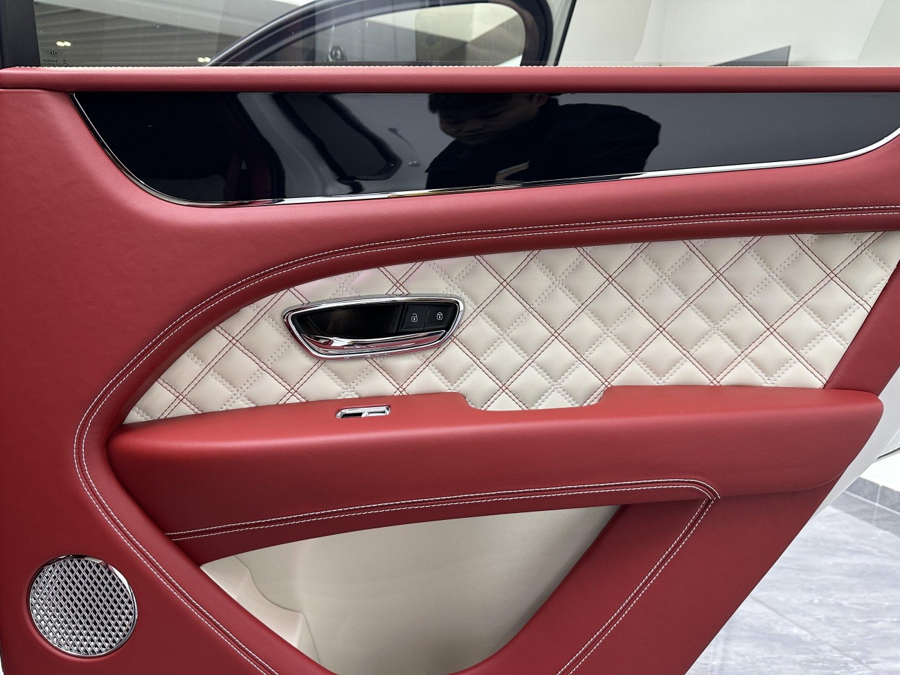 Bentley PHEV 2022