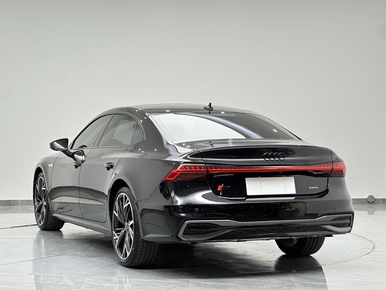 Audi A7L 45 TFSI 2025