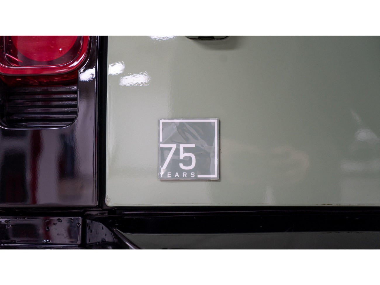 Land Rover Defender 2023