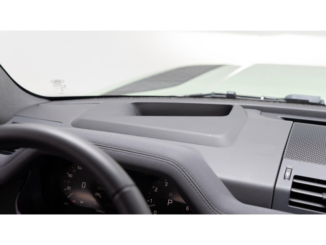Land Rover Defender 2023