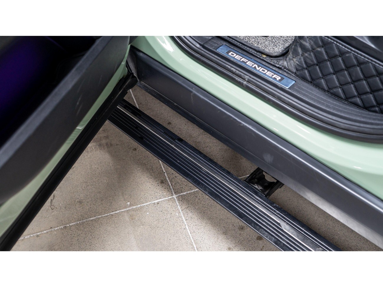 Land Rover Defender 2023