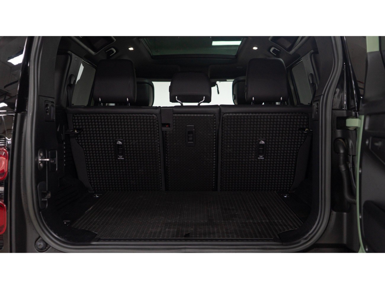 Land Rover Defender 2023