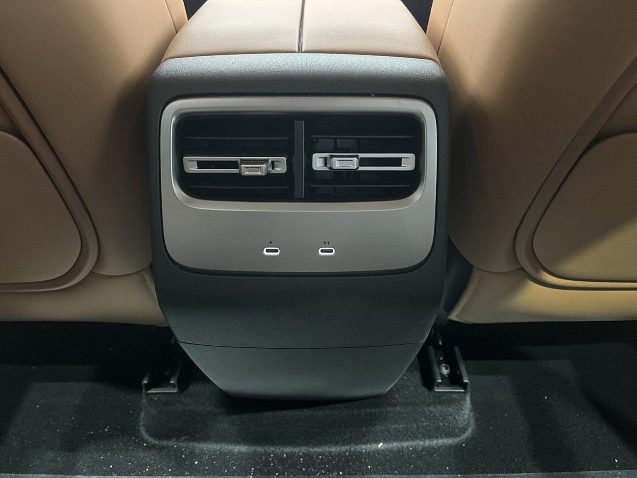 iCAR V27 2026