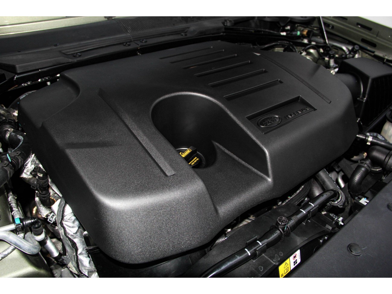 Land Rover Defender 2023