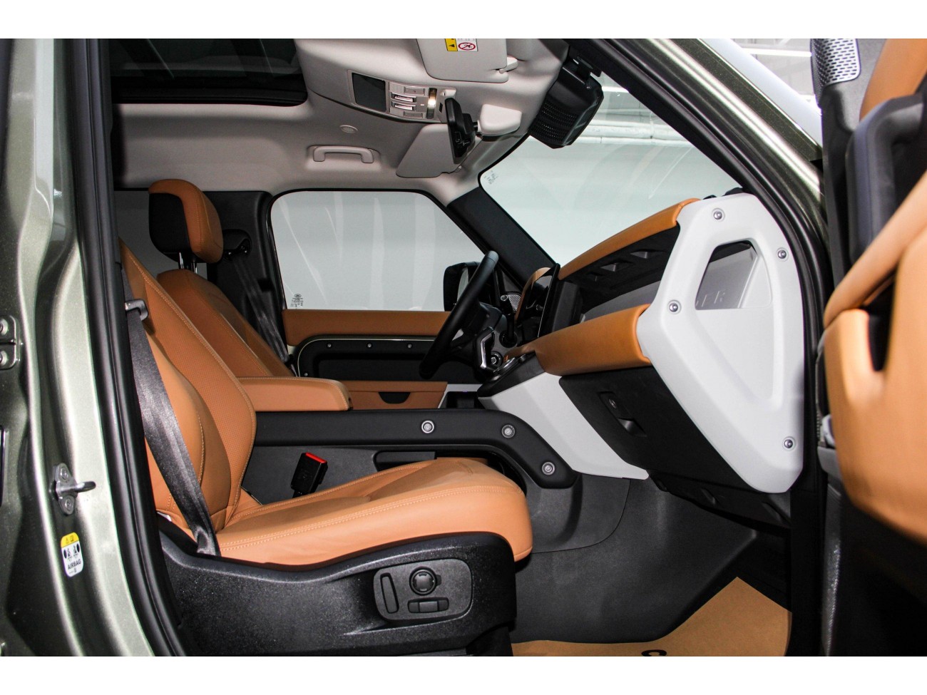 Land Rover Defender 2023