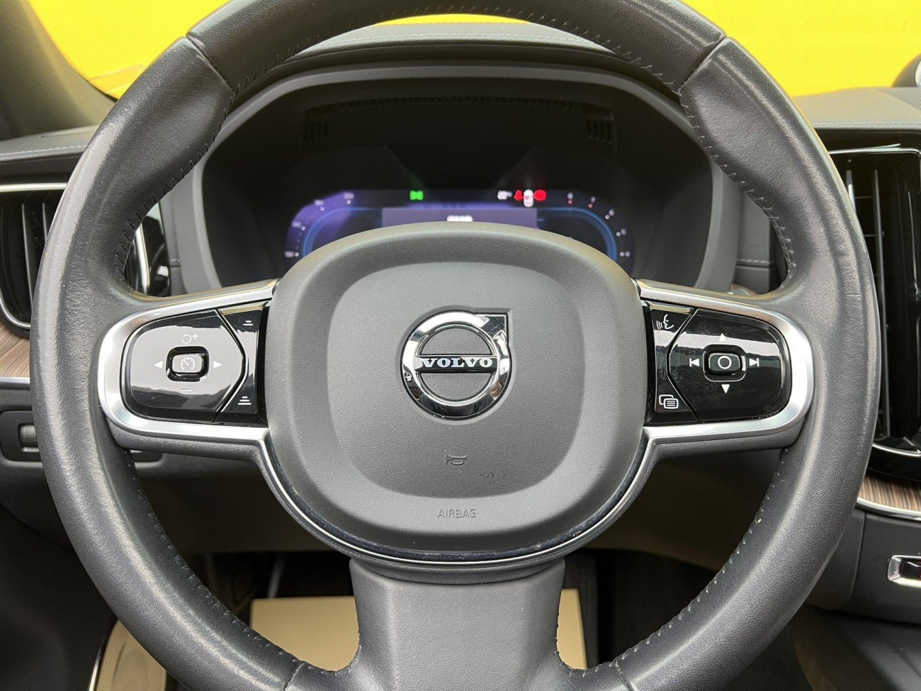 Volvo XC60 2022