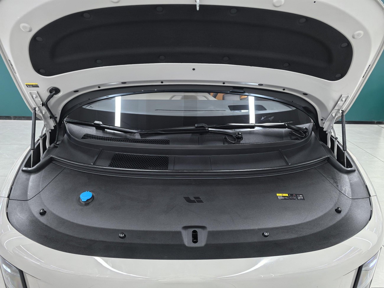 Li Auto i8 2025