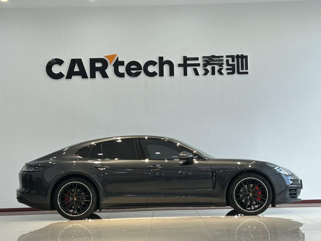 Porsche Panamera 2024