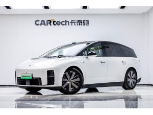 Li Auto i8 2025