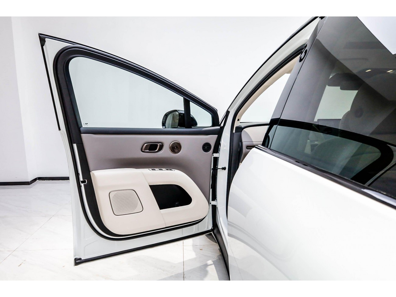 Li Auto i8 2025