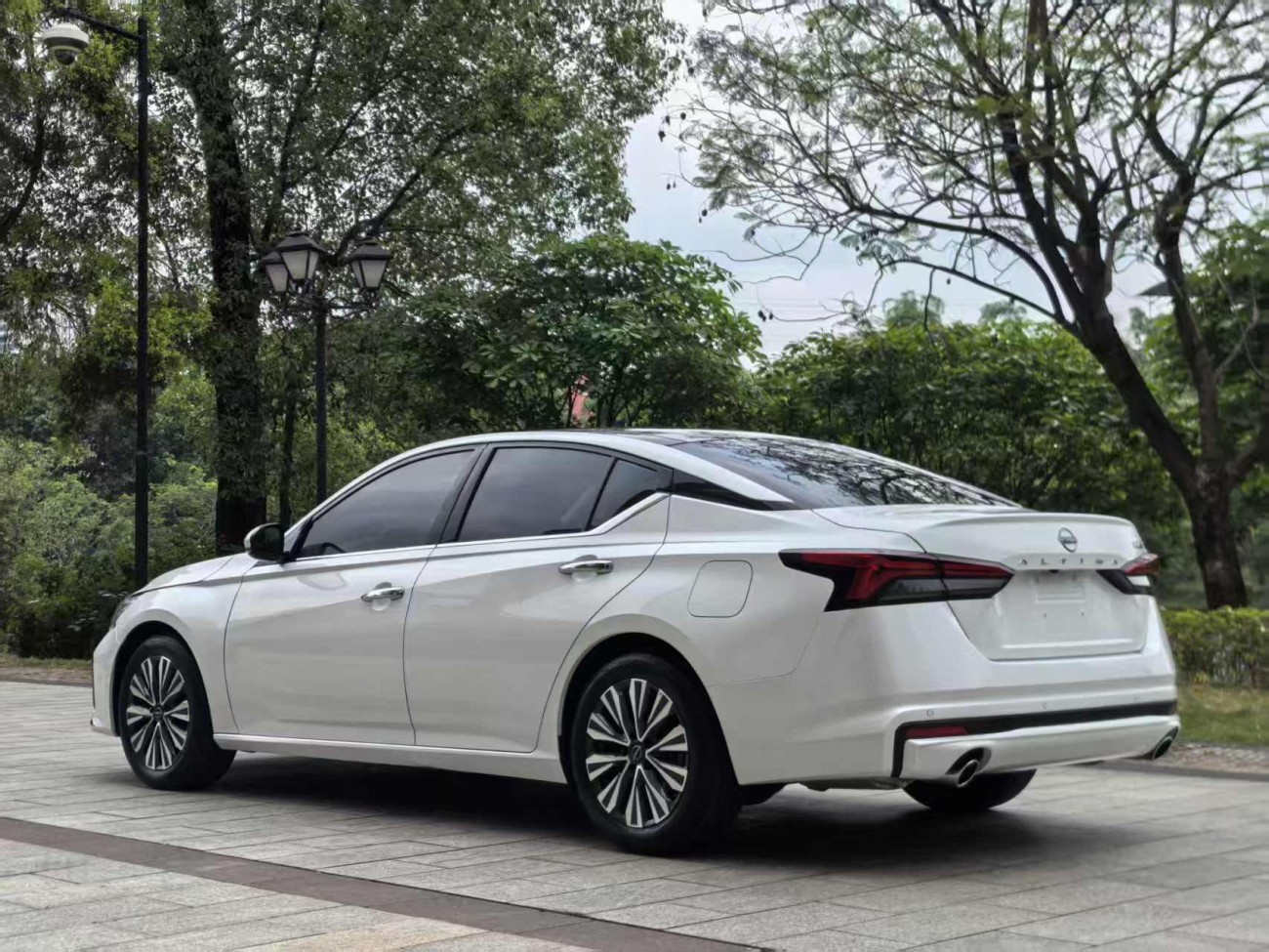 Nissan Teana 2024