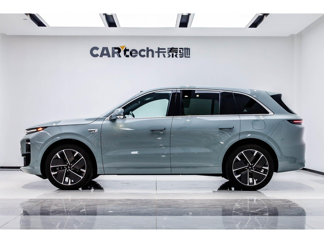 Li Auto L6 2025