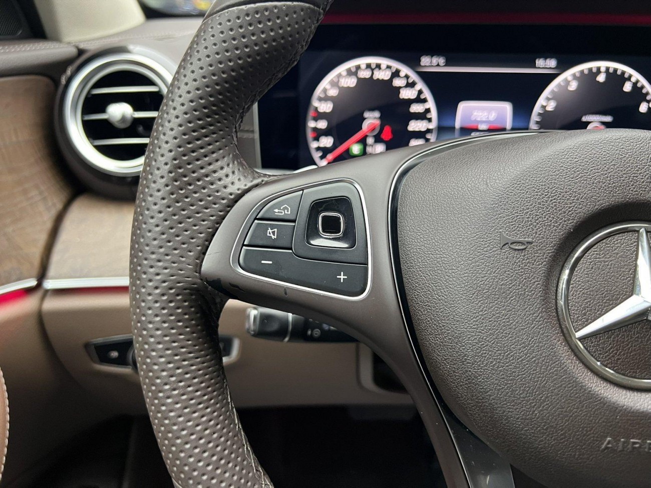 Mercedes-Benz E 200 L 2017