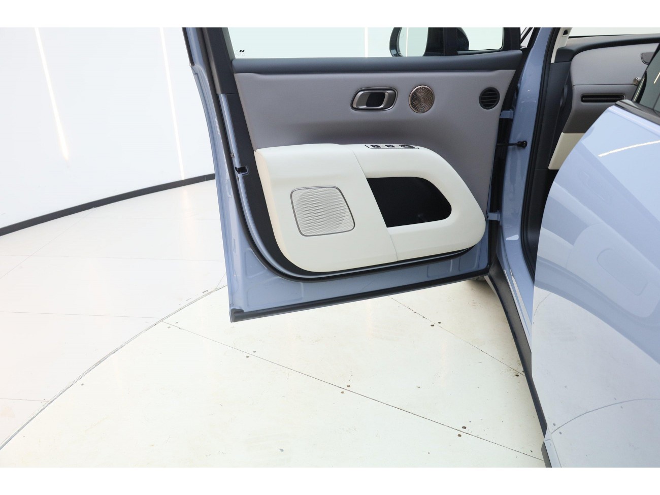 Li Auto i8 2025