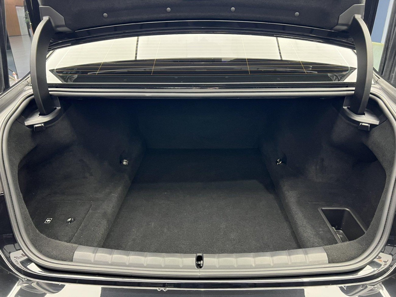 BMW 735Li 2024