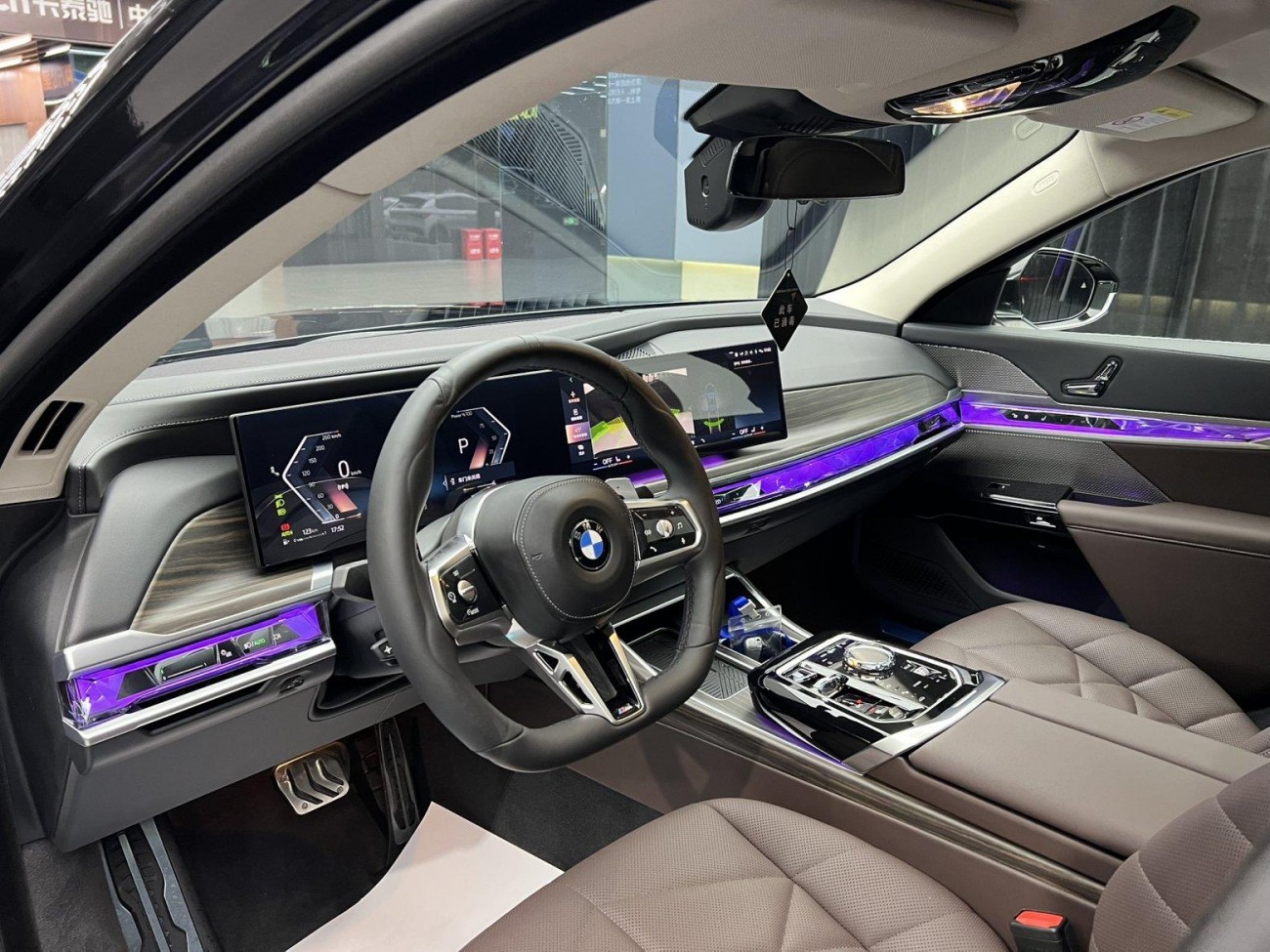 BMW 735Li 2024