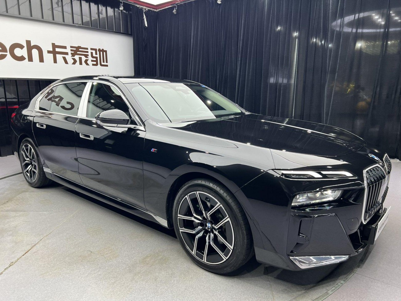 BMW 735Li 2024