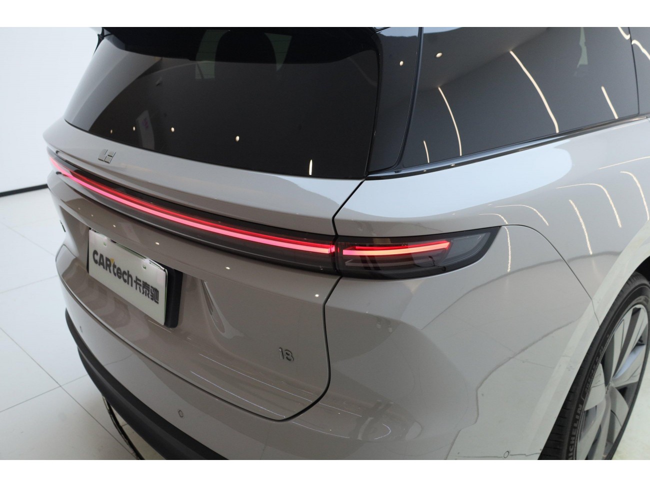 Li Auto i8 2025