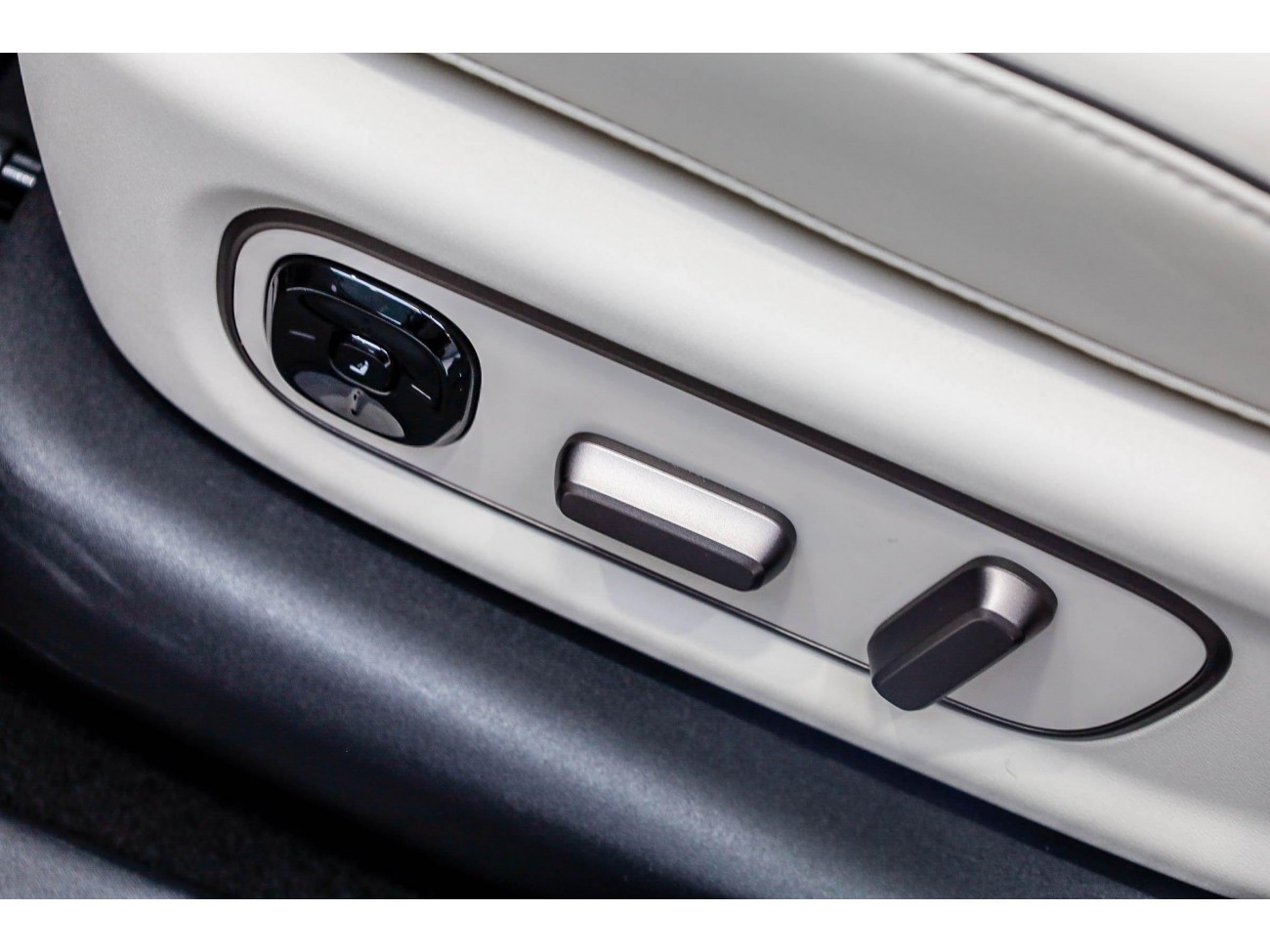 Li Auto i8 2025