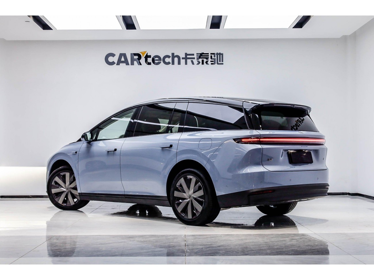 Li Auto i8 2025