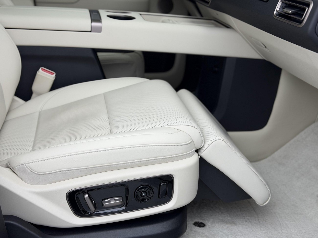 Li Auto MEGA 2025