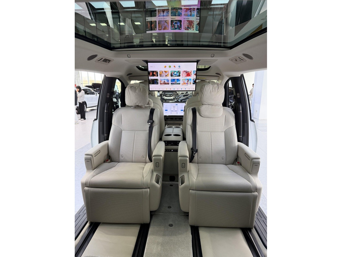 Li Auto MEGA 2025