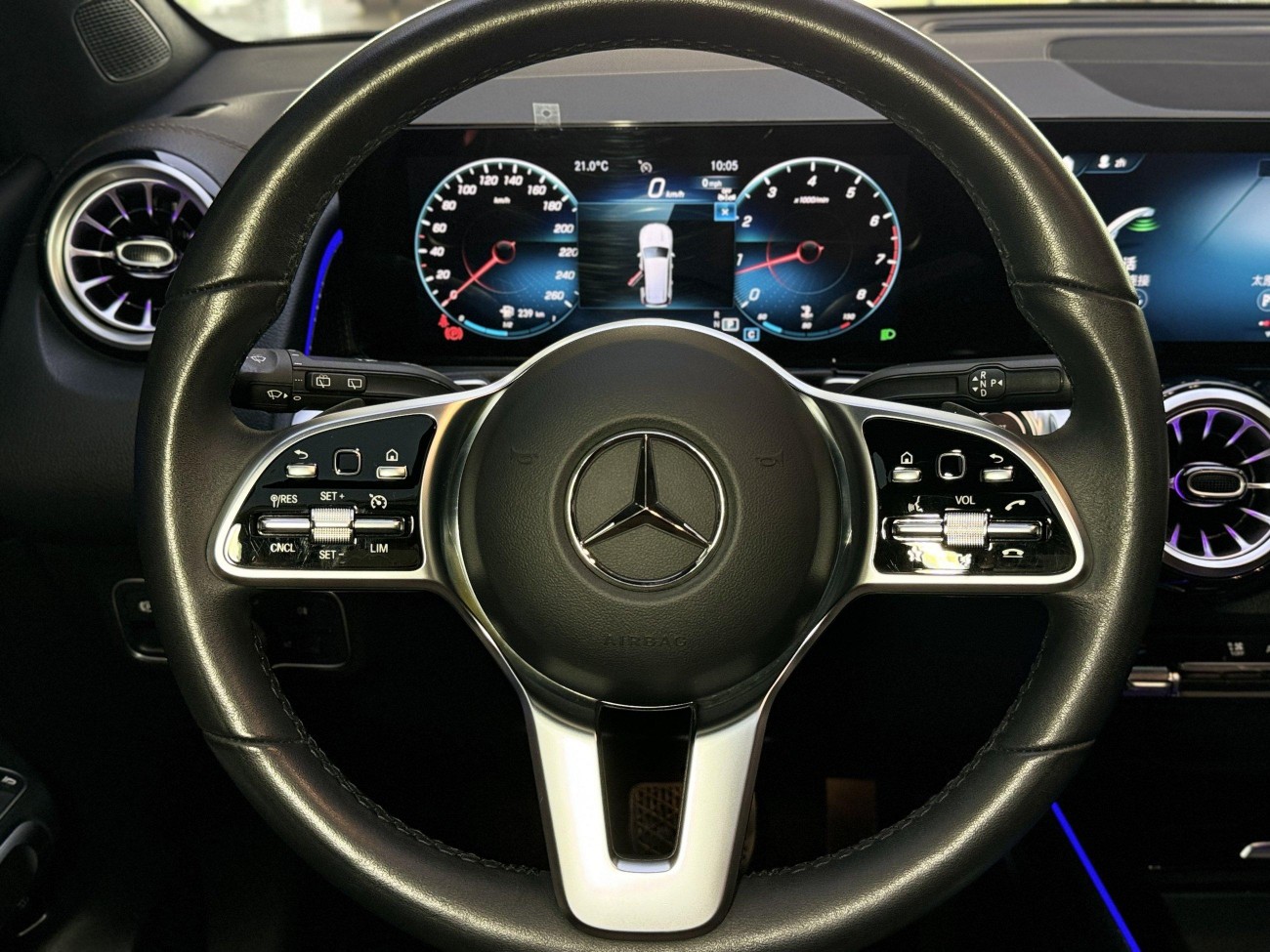 Mercedes-Benz GLB 2023