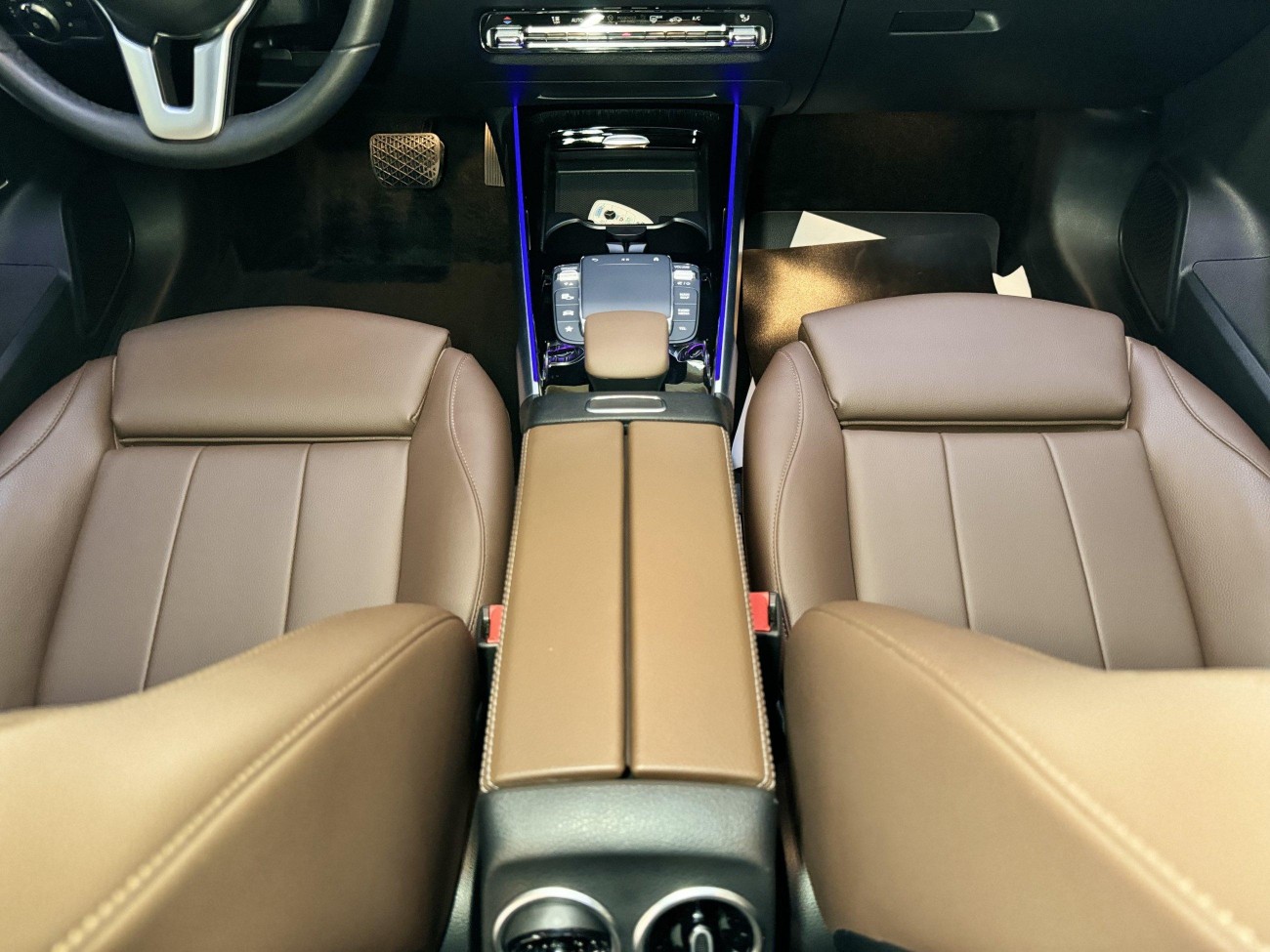 Mercedes-Benz GLB 2023