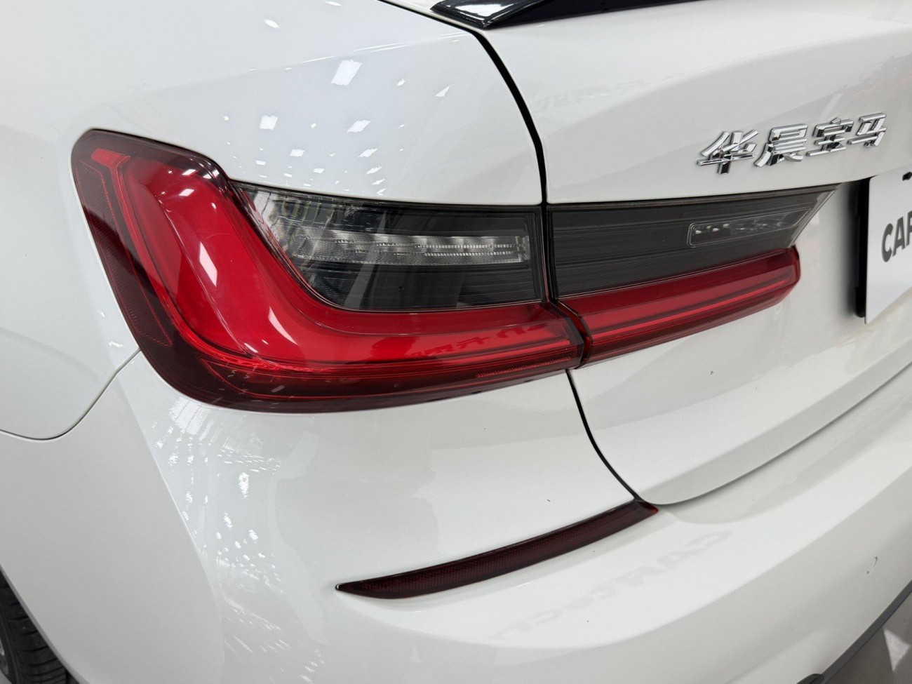 BMW 325Li 2021